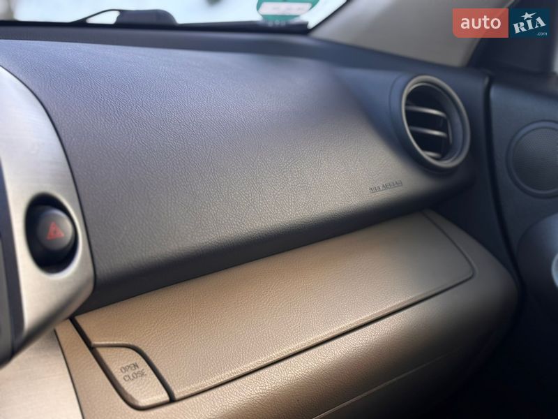 Внедорожник / Кроссовер Toyota RAV4 2011 в Тернополе