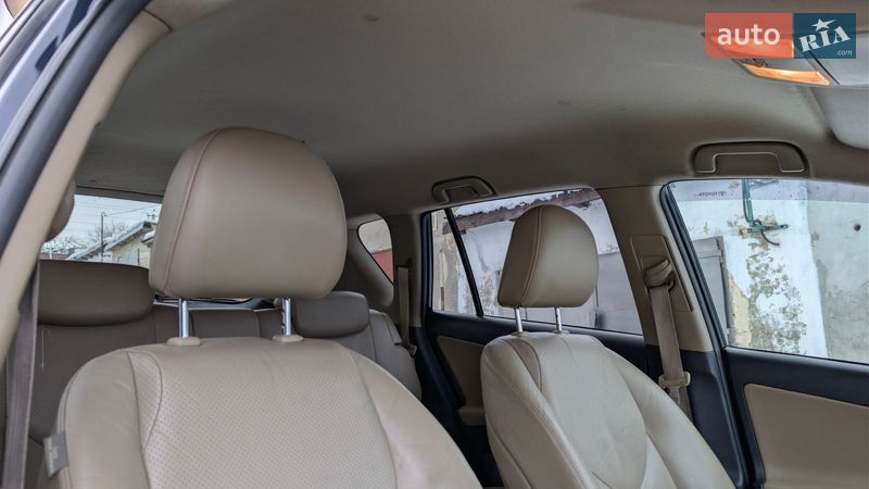 Внедорожник / Кроссовер Toyota RAV4 2011 в Тернополе