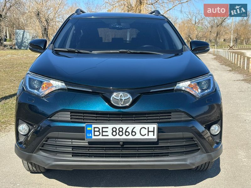 Внедорожник / Кроссовер Toyota RAV4 2018 в Николаеве