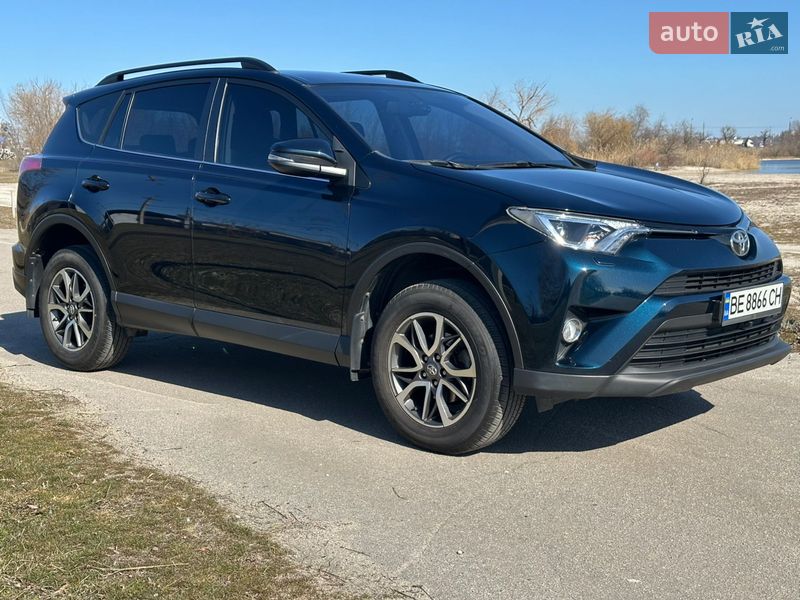Внедорожник / Кроссовер Toyota RAV4 2018 в Николаеве