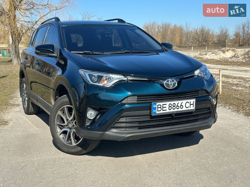 Внедорожник / Кроссовер Toyota RAV4 2018 в Николаеве