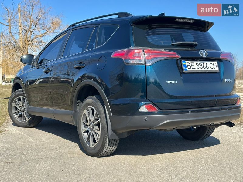 Внедорожник / Кроссовер Toyota RAV4 2018 в Николаеве