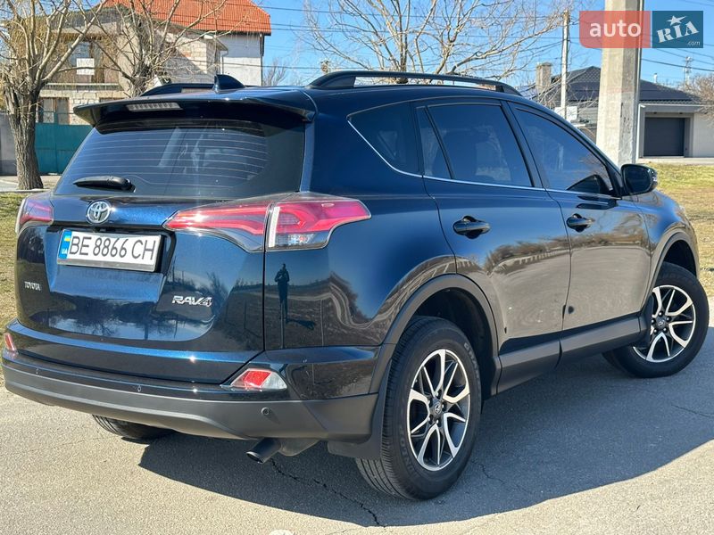 Внедорожник / Кроссовер Toyota RAV4 2018 в Николаеве
