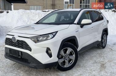 Внедорожник / Кроссовер Toyota RAV4 2019 в Ровно