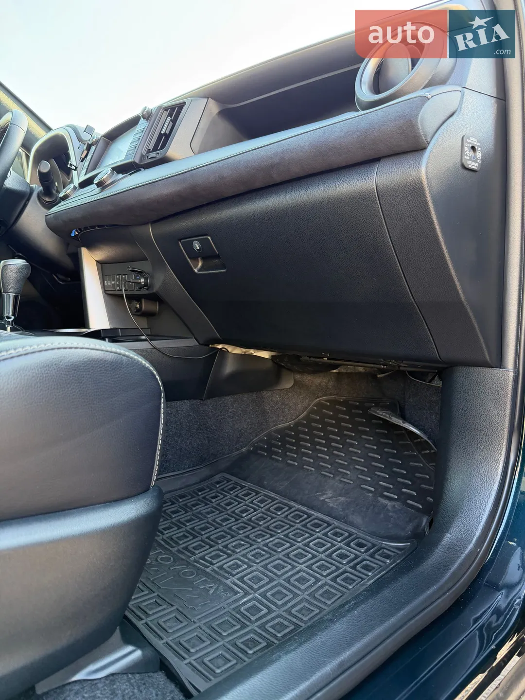 2018 Toyota RAV 4 - мініатюра 28