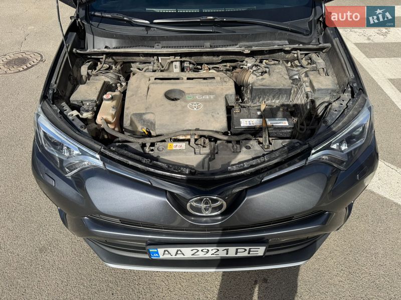 Внедорожник / Кроссовер Toyota RAV4 2016 в Киеве