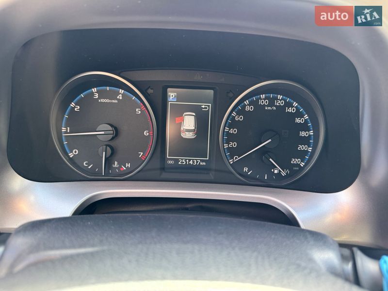Внедорожник / Кроссовер Toyota RAV4 2016 в Киеве
