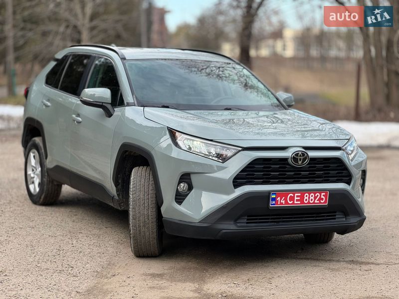 Внедорожник / Кроссовер Toyota RAV4 2020 в Львове