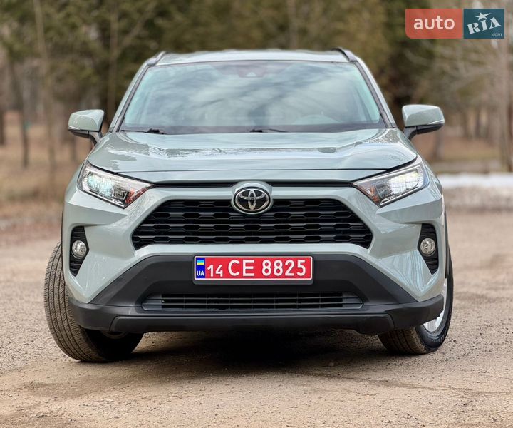 Внедорожник / Кроссовер Toyota RAV4 2020 в Львове