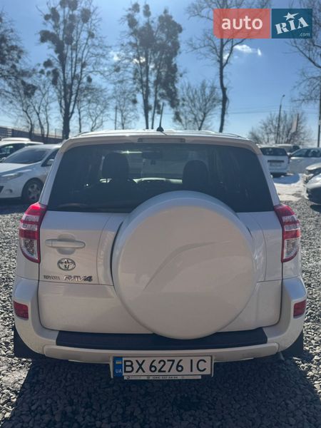 Внедорожник / Кроссовер Toyota RAV4 2010 в Хмельницком