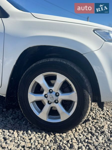 Внедорожник / Кроссовер Toyota RAV4 2010 в Хмельницком