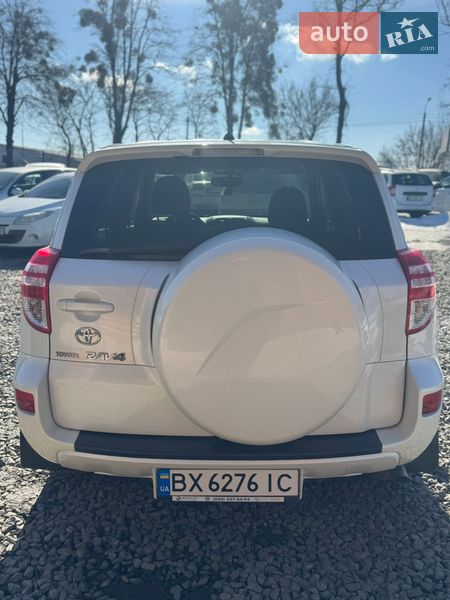 Внедорожник / Кроссовер Toyota RAV4 2010 в Хмельницком
