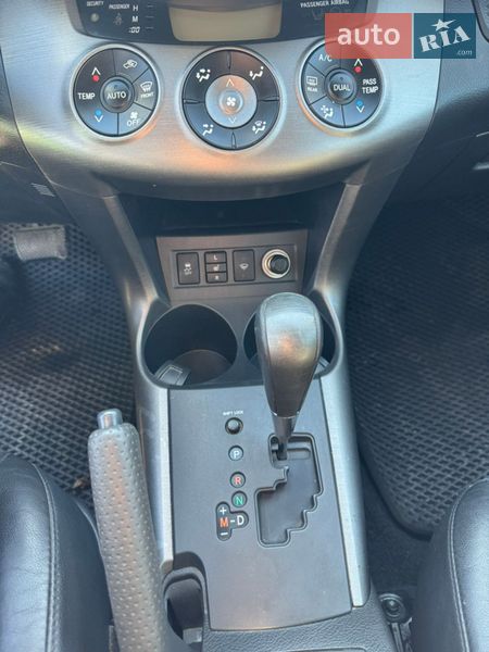 Внедорожник / Кроссовер Toyota RAV4 2010 в Хмельницком