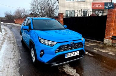Внедорожник / Кроссовер Toyota RAV4 2019 в Хмельницком