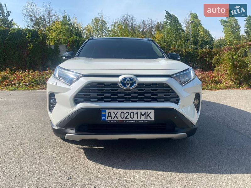 Внедорожник / Кроссовер Toyota RAV4 2019 в Харькове