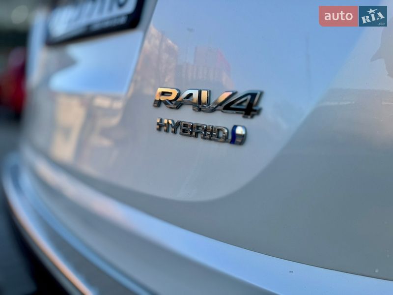 Внедорожник / Кроссовер Toyota RAV4 2018 в Львове