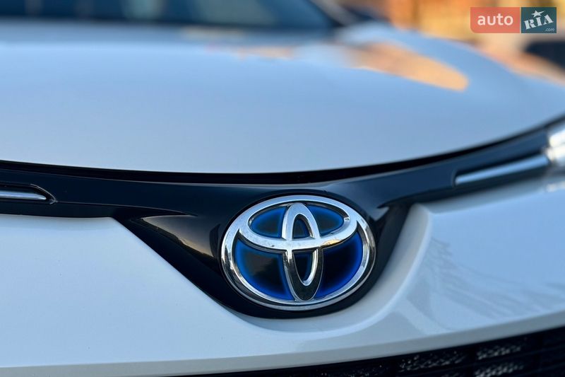 Внедорожник / Кроссовер Toyota RAV4 2018 в Львове