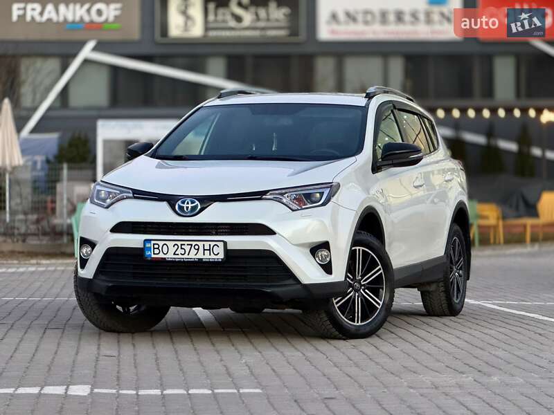 Внедорожник / Кроссовер Toyota RAV4 2018 в Львове
