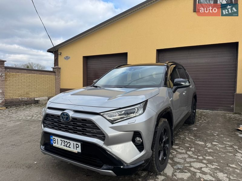 Внедорожник / Кроссовер Toyota RAV4 2020 в Кобеляках
