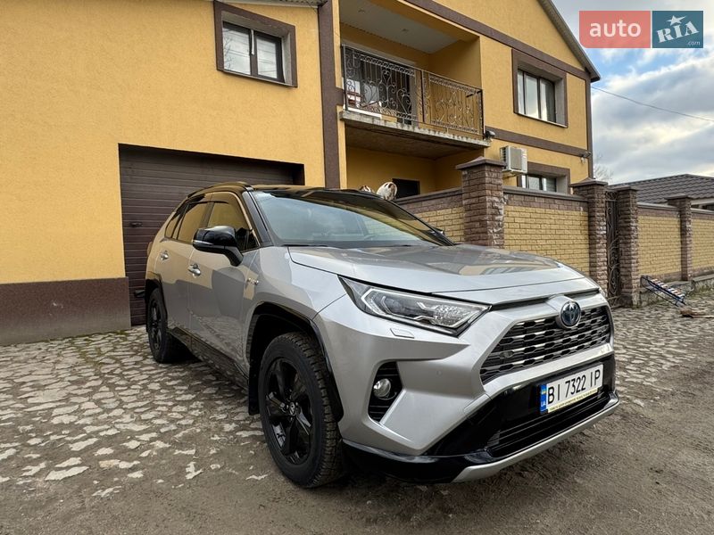 Внедорожник / Кроссовер Toyota RAV4 2020 в Кобеляках