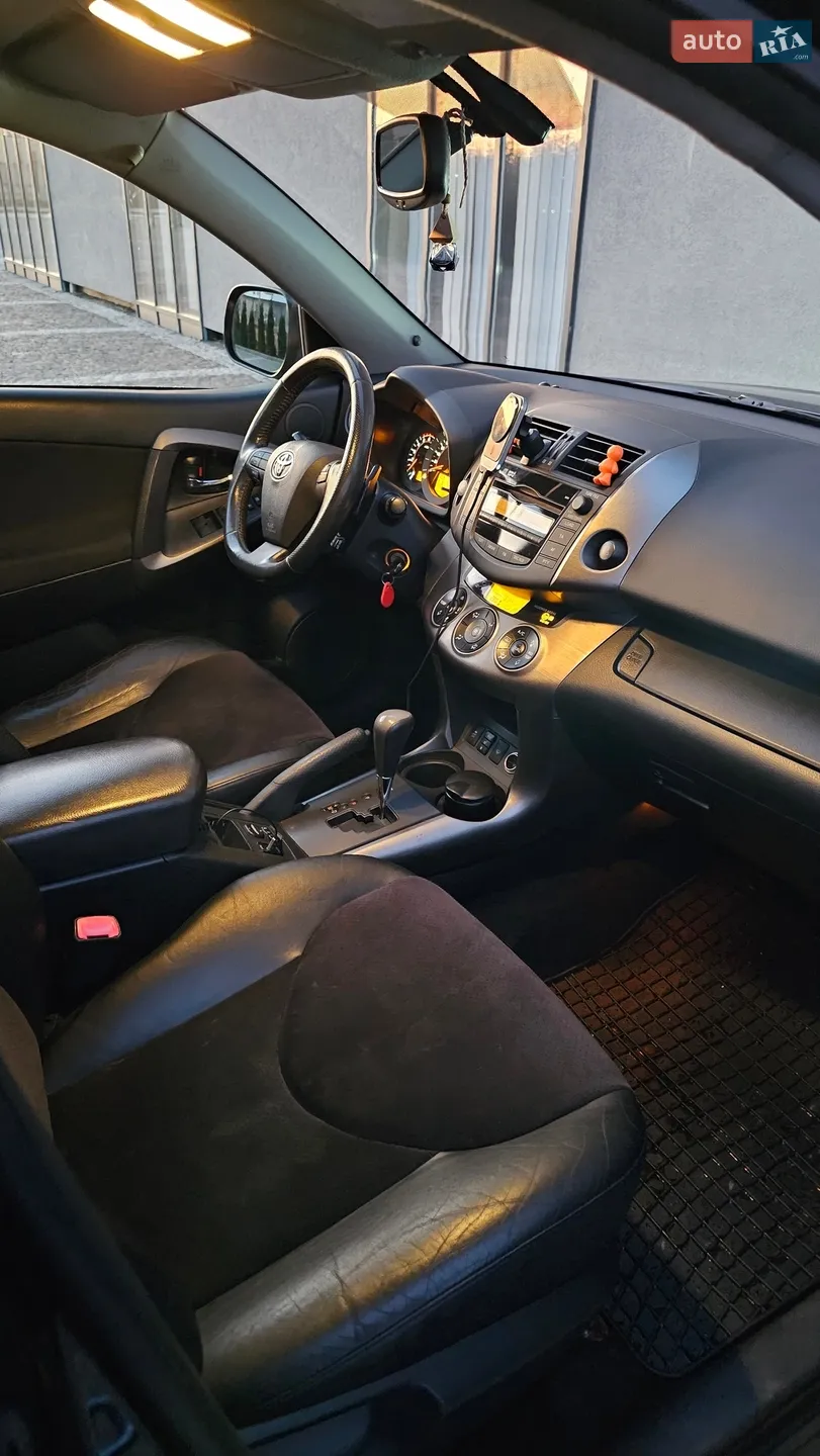 2010 Toyota RAV 4 - мініатюра 12