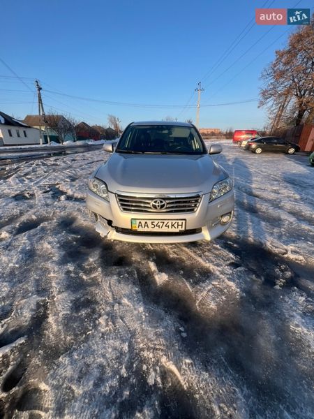 Внедорожник / Кроссовер Toyota RAV4 2011 в Прилуках