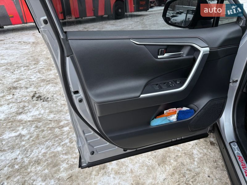 Внедорожник / Кроссовер Toyota RAV4 2023 в Киеве