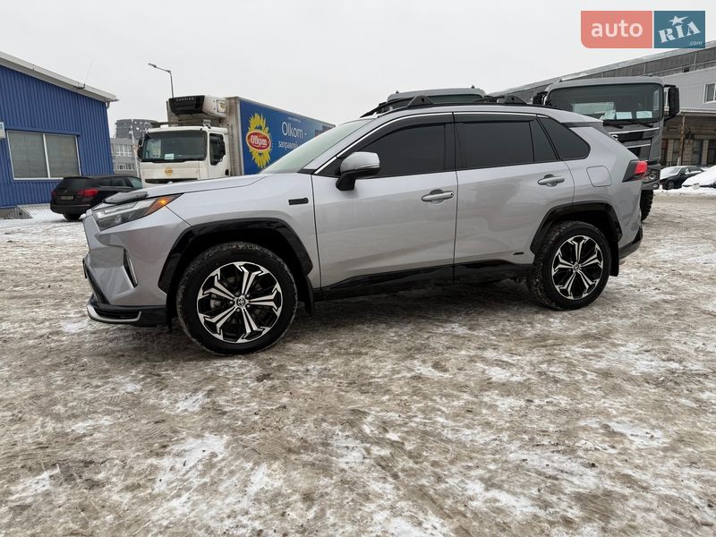 Внедорожник / Кроссовер Toyota RAV4 2023 в Киеве
