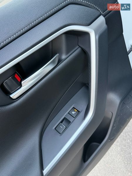 Внедорожник / Кроссовер Toyota RAV4 2023 в Киеве фото 25 Внедорожник / Кроссовер Toyota RAV4 2023 в Киеве