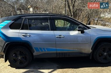 Позашляховик / Кросовер Toyota RAV4 2019 в Києві