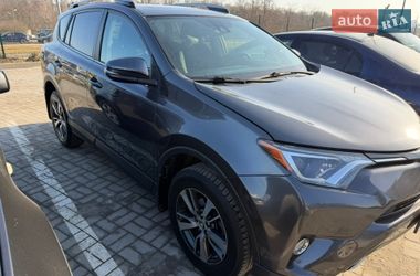 Внедорожник / Кроссовер Toyota RAV4 2017 в Львове
