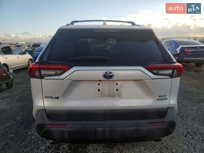 Внедорожник / Кроссовер Toyota RAV4 2023 в Львове