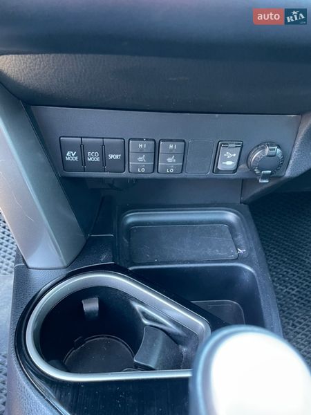 Внедорожник / Кроссовер Toyota RAV4 2018 в Полтаве