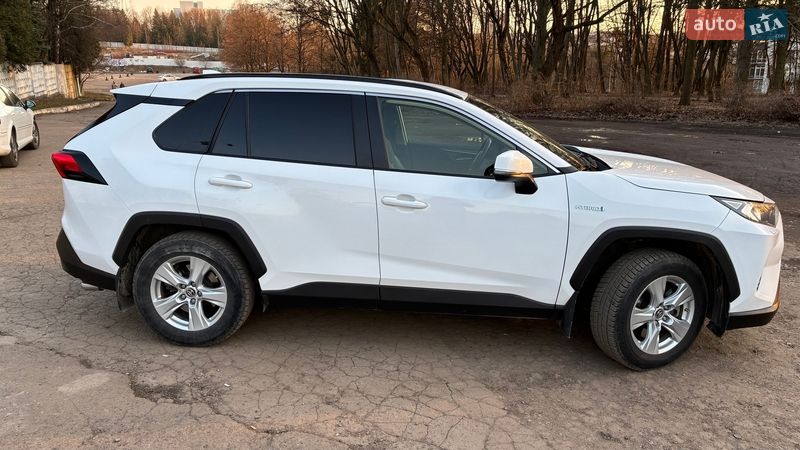 Внедорожник / Кроссовер Toyota RAV4 2020 в Львове