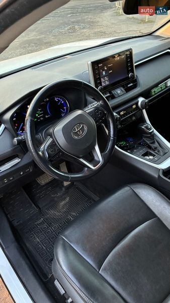 Внедорожник / Кроссовер Toyota RAV4 2020 в Львове