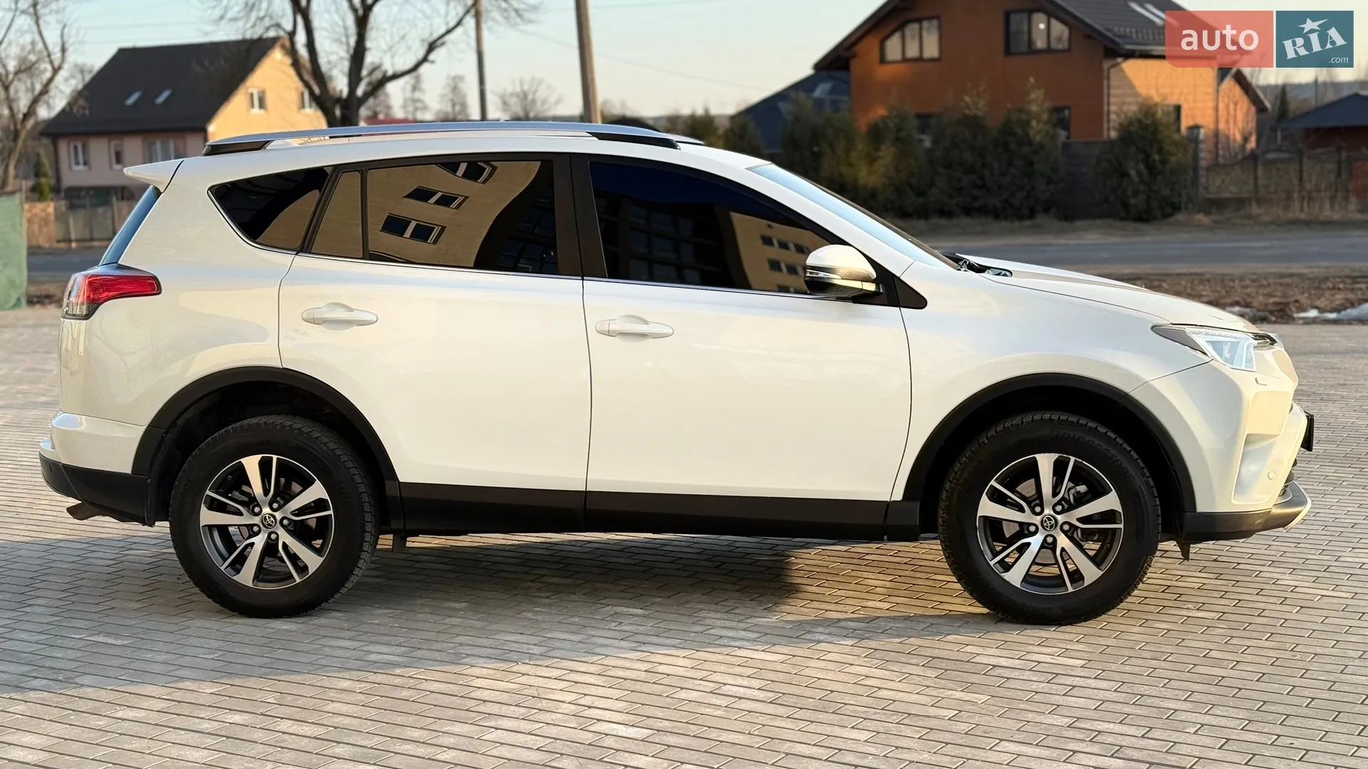 2016 Toyota RAV 4 - мініатюра 11