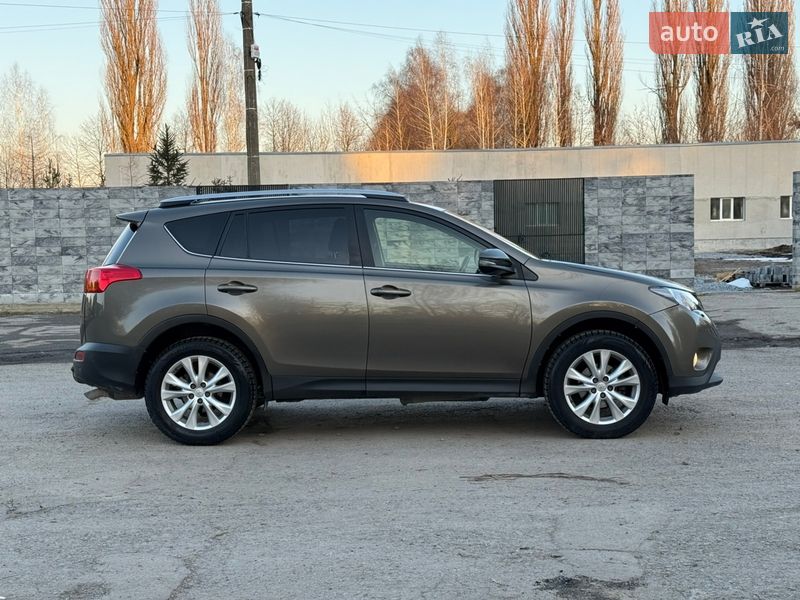 Внедорожник / Кроссовер Toyota RAV4 2013 в Звягеле
