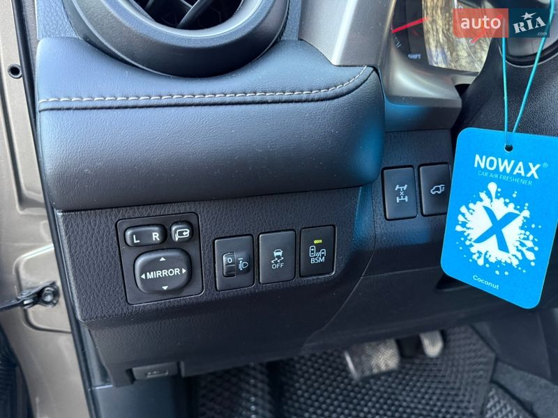 Внедорожник / Кроссовер Toyota RAV4 2013 в Звягеле