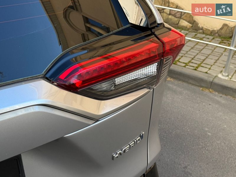 Внедорожник / Кроссовер Toyota RAV4 2021 в Одессе