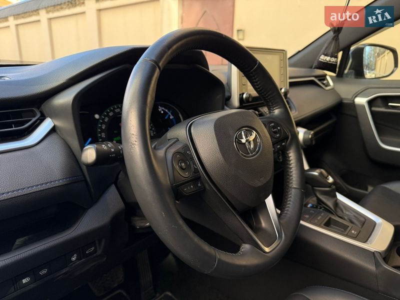 Внедорожник / Кроссовер Toyota RAV4 2021 в Одессе