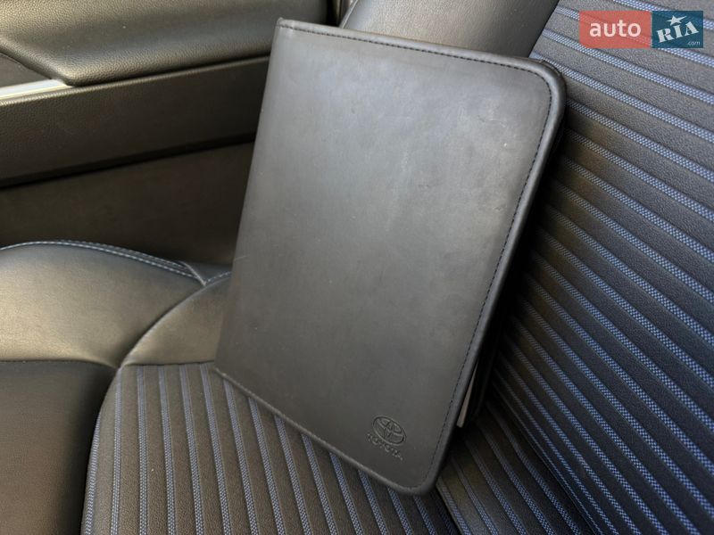 Внедорожник / Кроссовер Toyota RAV4 2021 в Одессе