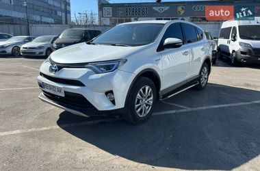 Позашляховик / Кросовер Toyota RAV4 2016 в Києві