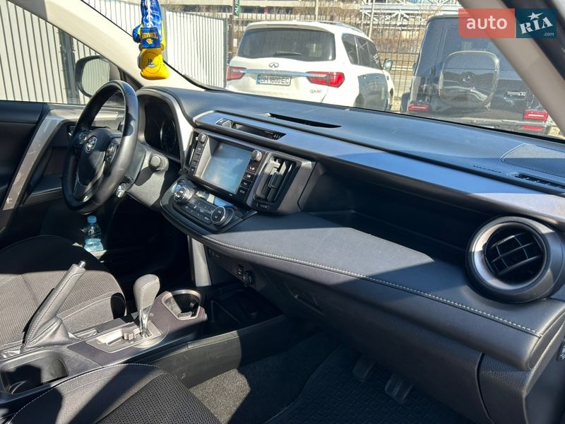 Внедорожник / Кроссовер Toyota RAV4 2016 в Киеве