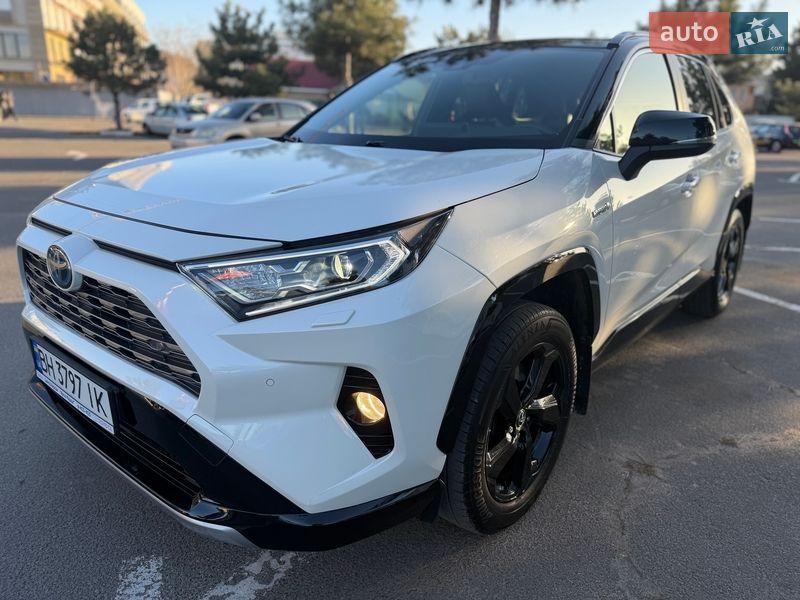 Внедорожник / Кроссовер Toyota RAV4 2018 в Одессе