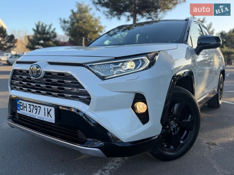 Внедорожник / Кроссовер Toyota RAV4 2018 в Одессе