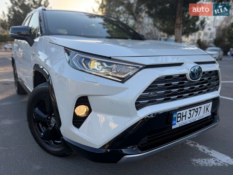 Внедорожник / Кроссовер Toyota RAV4 2018 в Одессе
