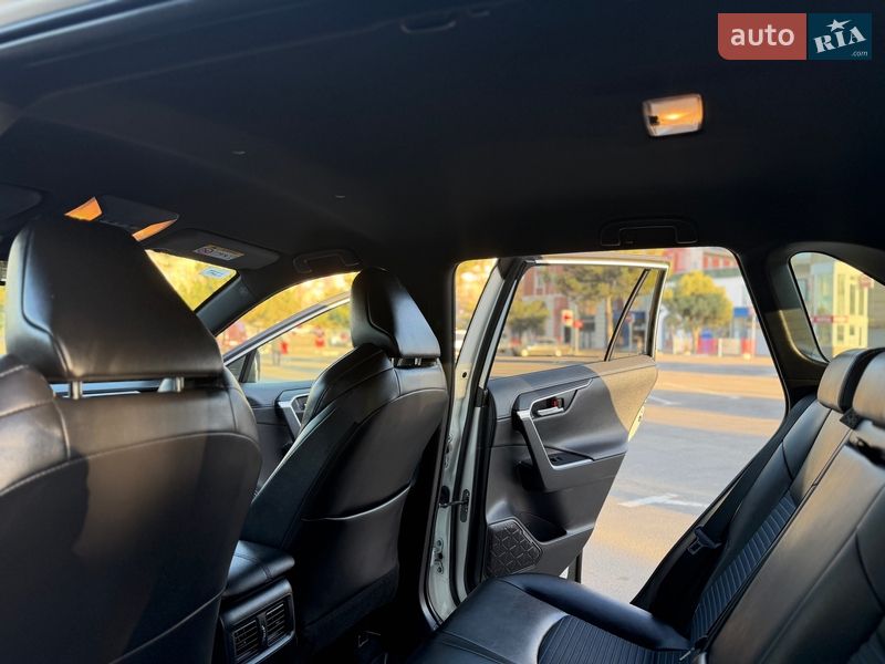Внедорожник / Кроссовер Toyota RAV4 2018 в Одессе
