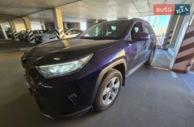 Позашляховик / Кросовер Toyota RAV4 2020 в Києві