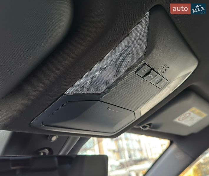 Внедорожник / Кроссовер Toyota RAV4 2020 в Киеве