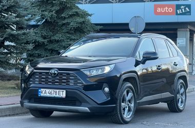 Внедорожник / Кроссовер Toyota RAV4 2021 в Киеве